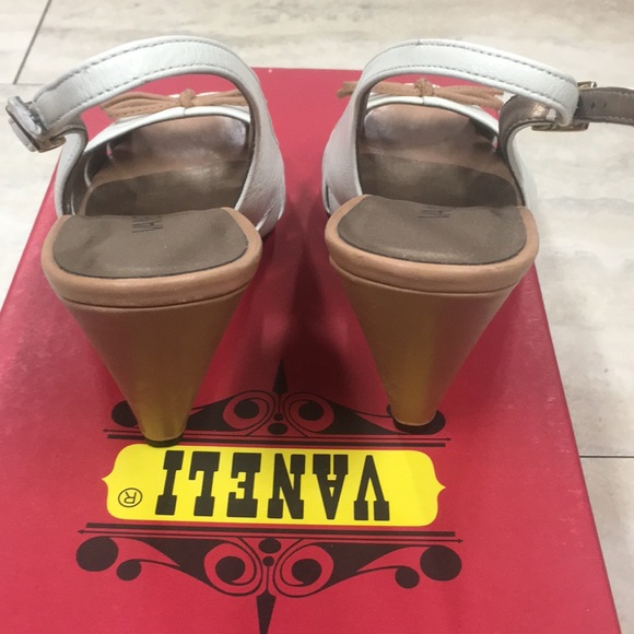 Vaneli sandals! So cute! - Picture 4 of 8